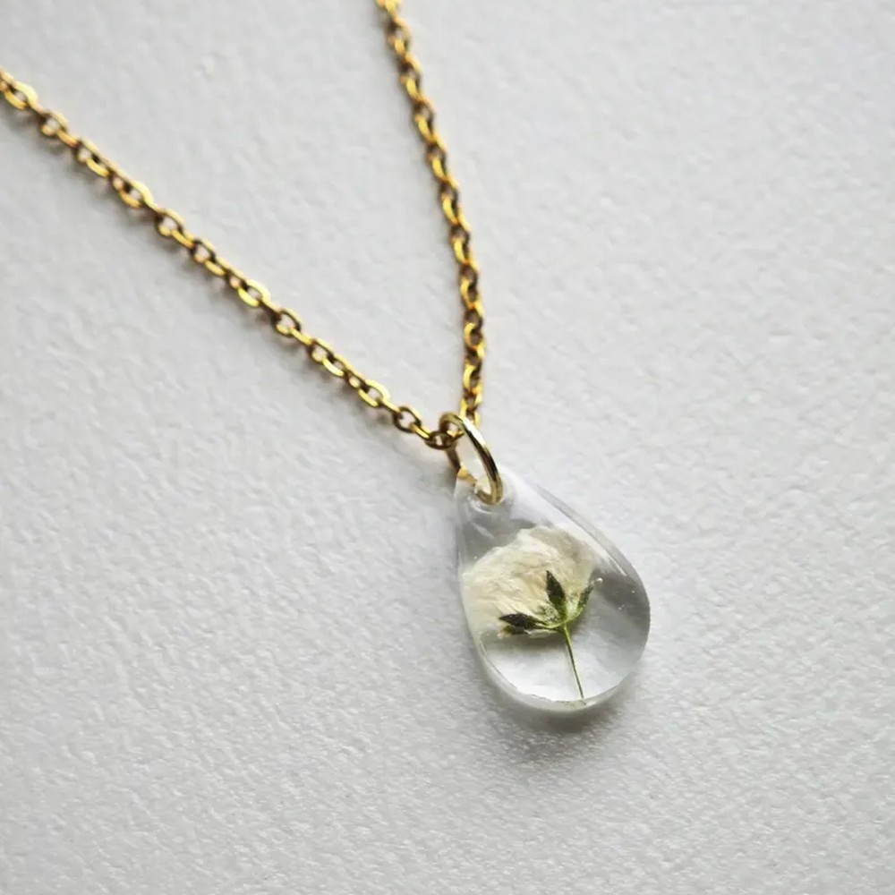 Real Babys Breath Charm, White Flower Pendant, Resin Teardrop Necklace, Pressed Flower Jewelry, Cute Minimalist Gift Her