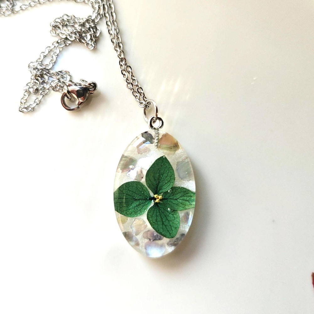 Real White Hydrangea Keychain, Emerald Green and Gold Flower Charm, Botanical Gift