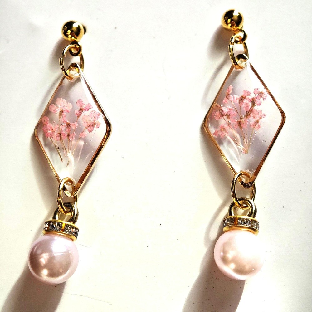 Pink Flower Resin Earrings, Handmade Botanical Jewelry, Nature-Inspired Gift